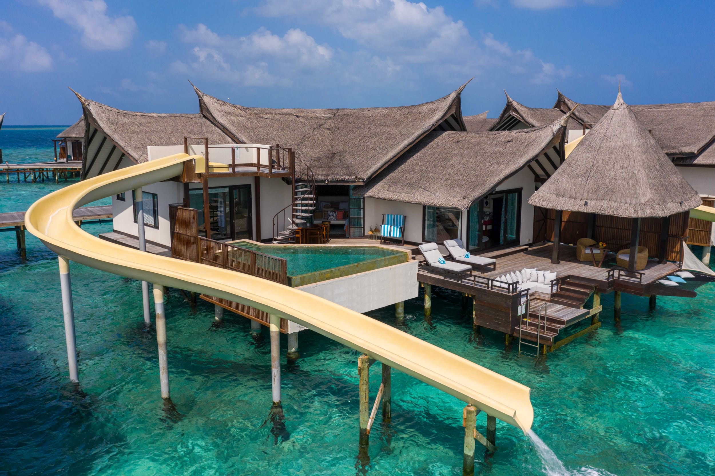 OZEN RESERVE BOLIFUSHI - Ocean Pool Suite with Slide - Aerial view